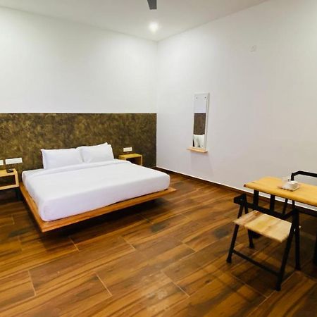 Hill Monk - Whispering Mist Hotell Vagamon Exteriör bild